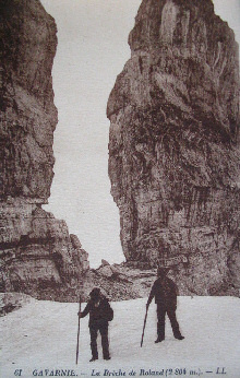 Old postcard showing the Breach of Roland