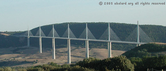 Viaduc de Millau, en regardant au sud. Crédit d'image: abelard.org