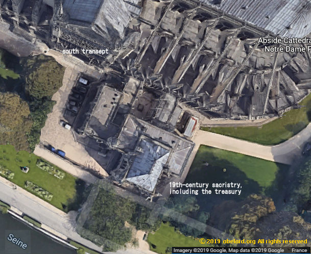 Larger scale satellite view of the cathedral of Notre Dame de Paris, showing the sacristry