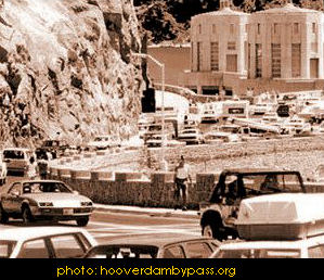 Traffic on the Hoover dam. Image: .hooverdambypass.org