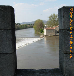 View to the weir on the Lot river, below Cahors bridge