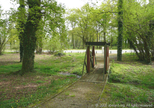 The bijou wooden bridge at Poey de Lascar aire, A64.