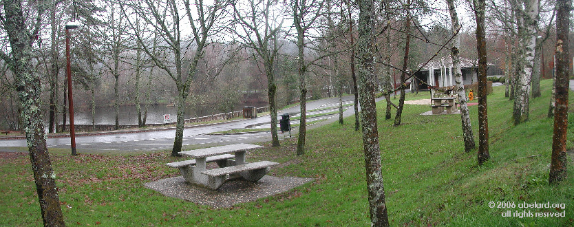 view at Le Lac aire, A89 autoroute, going west 
      towards Clermont Ferrand