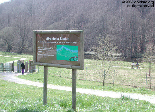 Approaching the riverside walk at the aire de la  Loutre