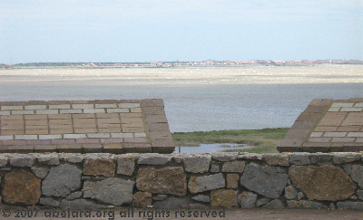 Brick location map of sights, with  the 'white' Etang Leucate beyond.