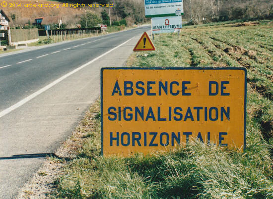 Absence de signalisaion horizontale