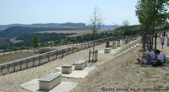 The picnic areas are arranged for scenic repasts 
          overlooking the vast vistas.