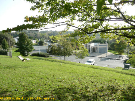 View towards the parking and services at aire de Bidart