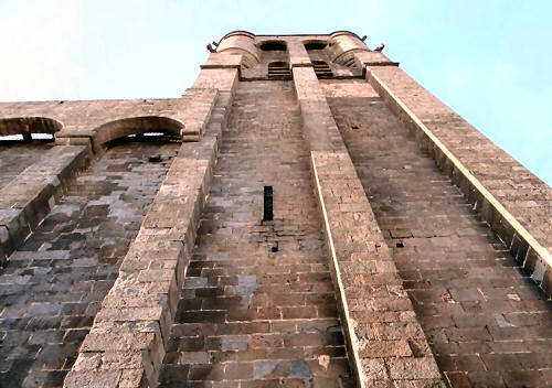  Agde cathedral west facade