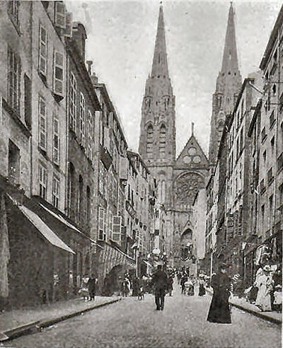 The road to the west door of cathedral of Clermont-Ferrand cathedral.