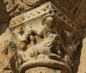 Daniel and the lions, elgise Saint-Nicholas de Civray