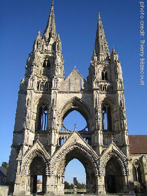 West facade restored, 2005. Photo credit: Thierry Bézecourt