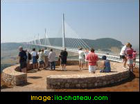 Millau viaduct viewing area. Image credit: ila-chateau.com