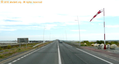 approaching île d’Oleron bridge/viaduct