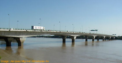 Pont Francois Mitterand, Bordeaux. Image:  Jacques Mossot/structurae.de