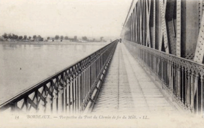 A view along the passerelle on the Eiffel bridge