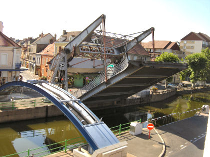 bascule bridge at Montceau-les-Mines