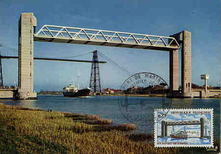 1968 postcard showing the new lift bridge with the Rochefort-Martrou transbordeur behind